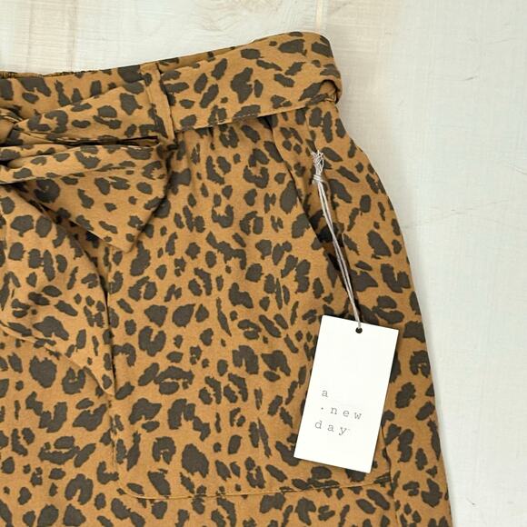 A New Day Leopard Print High Waist Tie Shorts Brown Size Large - Picture 4 of 9